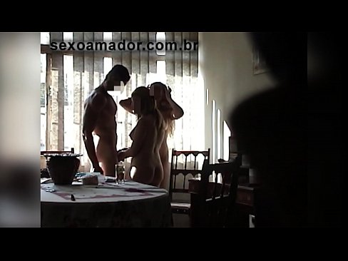 ❤️ Prietenii sexuali invită un bărbat uriaș și o partidă în trei cu el ❌  at us ro.xxxnd.ru ❤